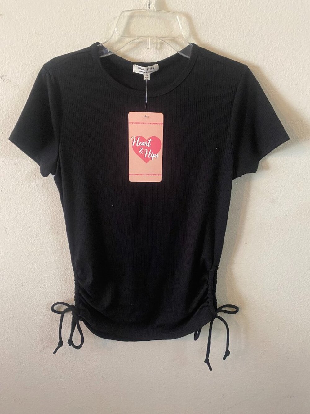 HEART & HIPS MEDIUM BLACK TOP